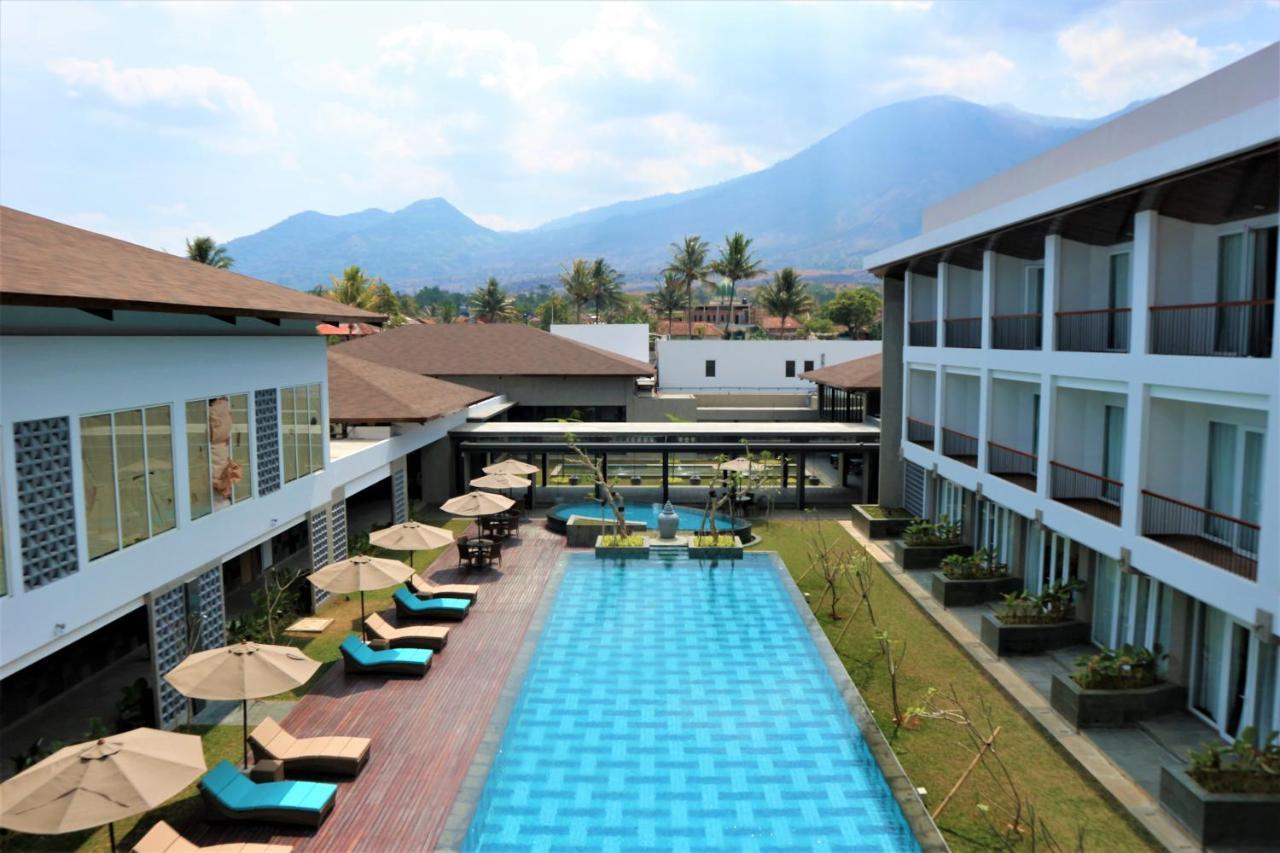 Hotel Santika Garut Exterior foto